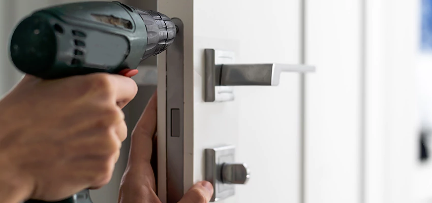 Locksmith For Lock Replacement Near Me in Aventura, FL