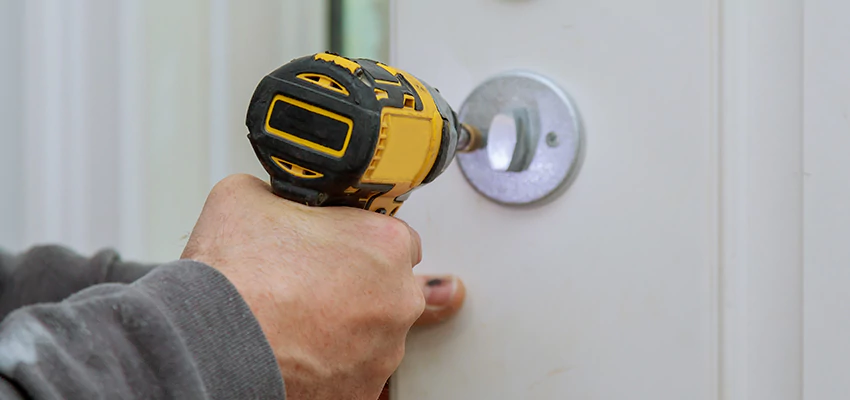 Street Locksmith For Smart Lock Repair in Aventura, FL