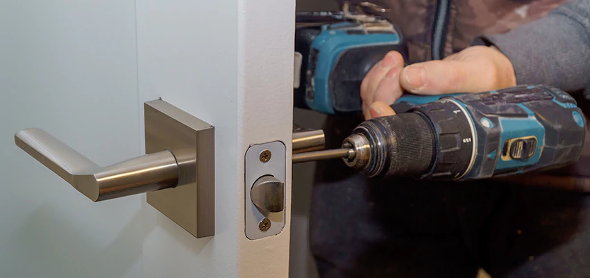 Broken Door Handle Lock Repair in Aventura, Florida